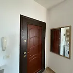 Apartment 2 Min Away From Beach