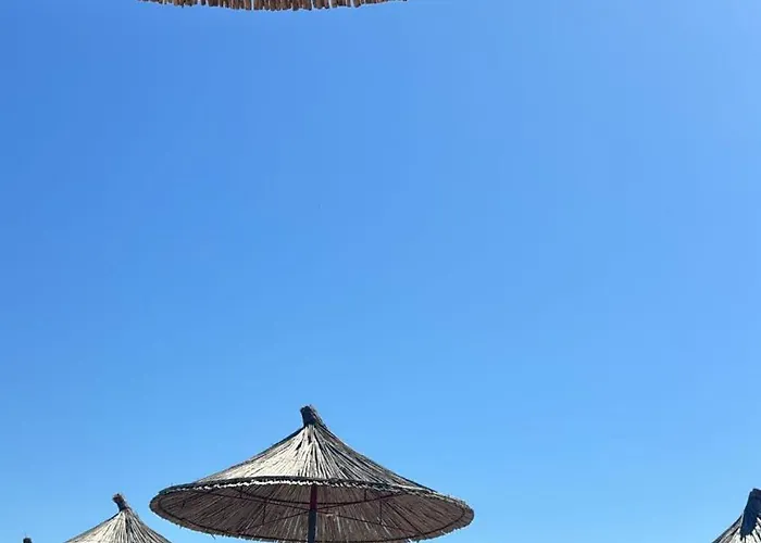 Apartment 2 Min Away From Beach